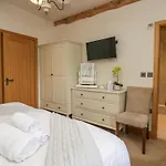 Holiday home Rowan *